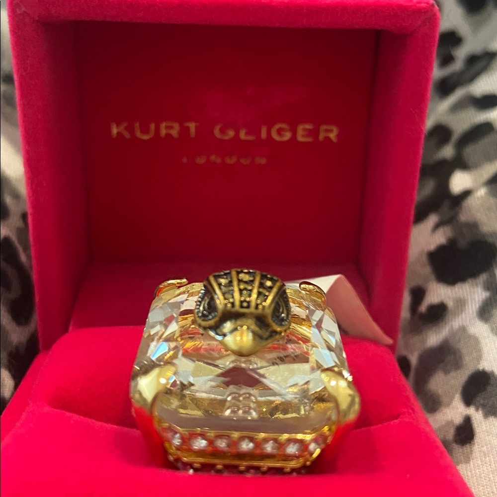 Kurt Geiger NWT Glass Stone w/Eagle Head Ring